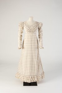 White woven cotton frock with red and blue fleck, 1816 by Unbekannt Unbekannt